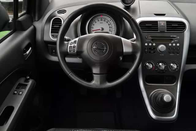 Opel Agila (2014) thumbnail 5