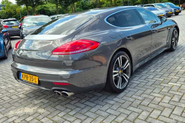 Porsche Panamera (2015) thumbnail 3