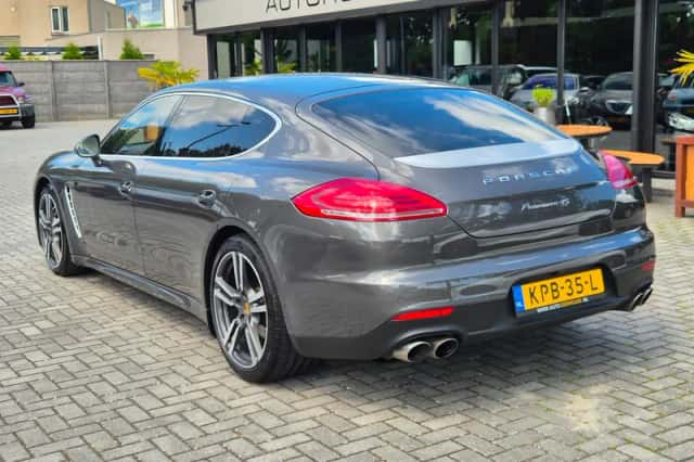 Porsche Panamera (2015) thumbnail 4