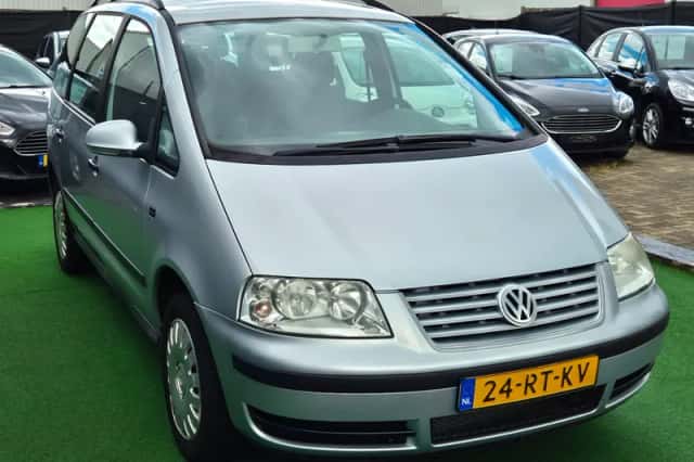 Volkswagen Sharan (2005) thumbnail 2