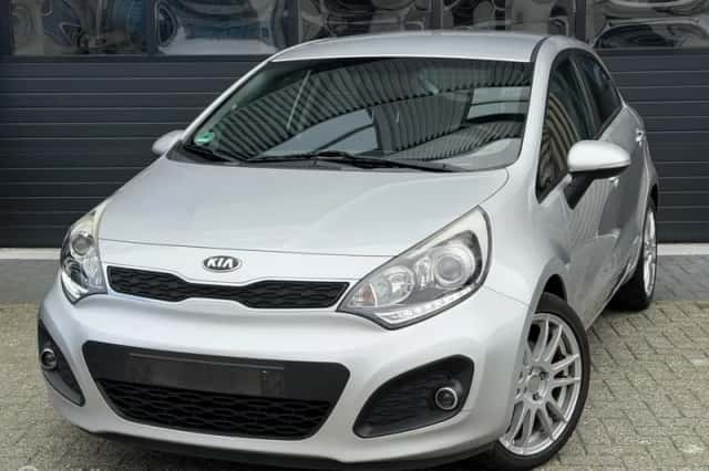 Kia Rio (2013) thumbnail 1