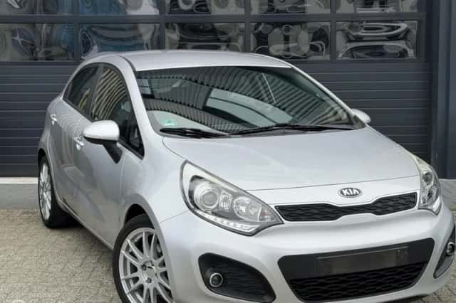 Kia Rio (2013) thumbnail 4