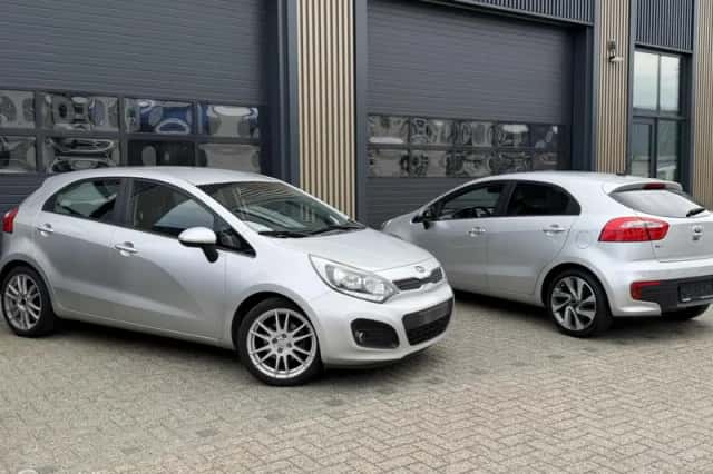 Kia Rio (2013) thumbnail 5