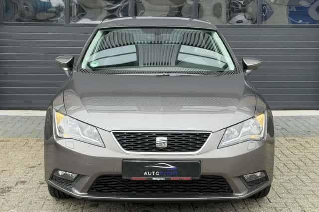 SEAT Leon (2016) thumbnail 3
