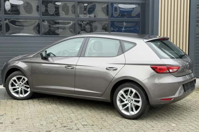 SEAT Leon (2016) thumbnail 6