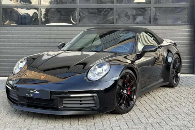 Porsche 911 (2022) thumbnail 2