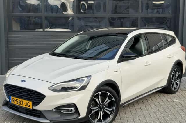 Ford Focus (2019) thumbnail 1