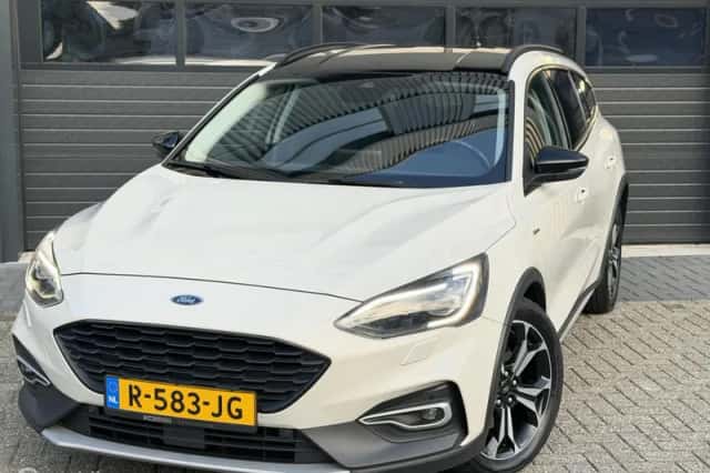 Ford Focus (2019) thumbnail 2