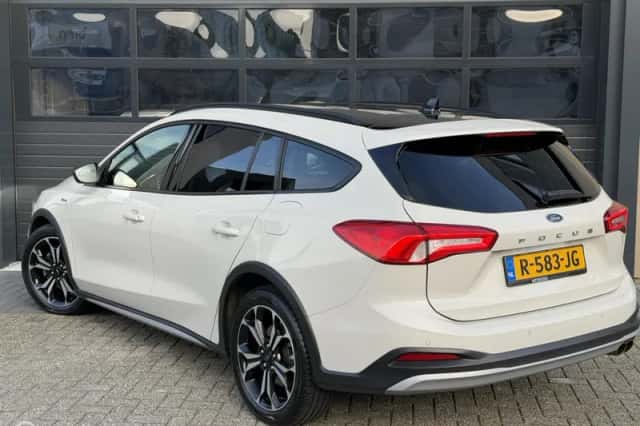 Ford Focus (2019) thumbnail 5