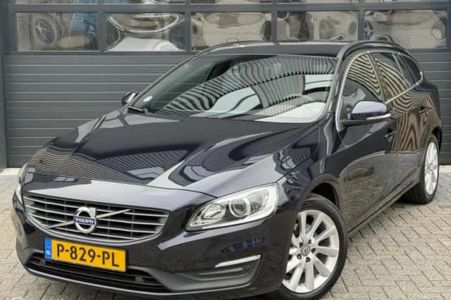 Volvo V60 (2015) thumbnail 1