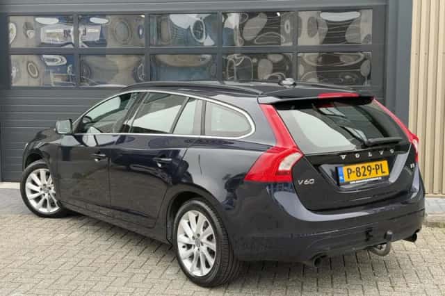 Volvo V60 (2015) thumbnail 6