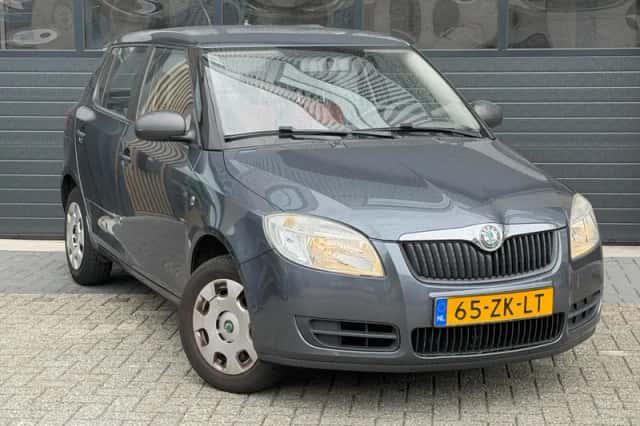 Škoda Fabia (2008) thumbnail 3