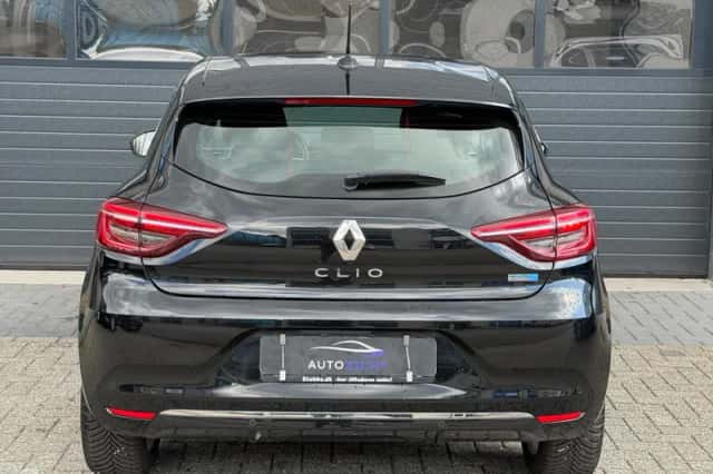 Renault Clio (2023) thumbnail 6