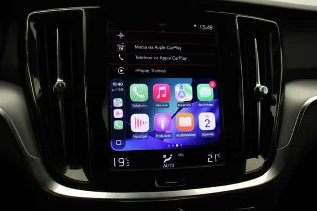 Volvo V60 (2021) thumbnail 4
