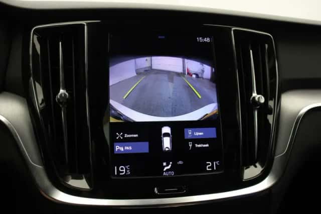 Volvo V60 (2021) thumbnail 5