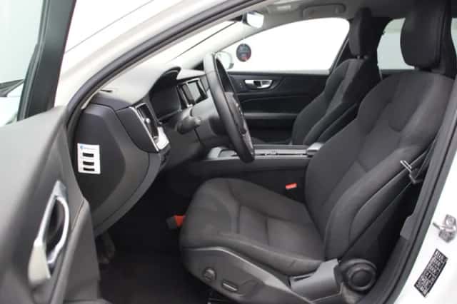 Volvo V60 (2021) thumbnail 6