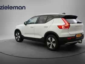 Volvo XC40 (2020) thumbnail 2