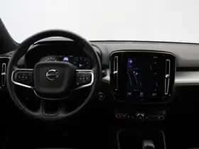 Volvo XC40 (2020) thumbnail 3