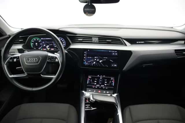 Audi e-tron (2020) thumbnail 3
