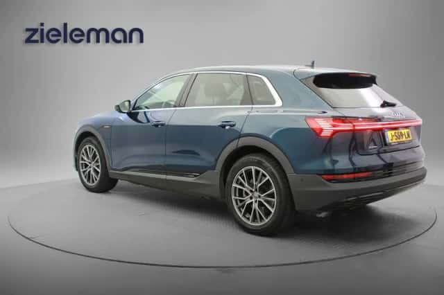 Audi e-tron (2020) thumbnail 4