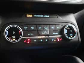Ford Kuga (2023) thumbnail 7