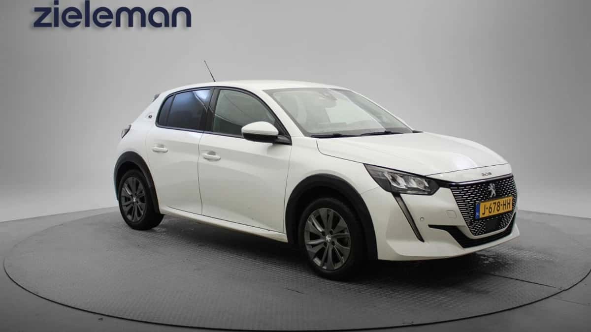 Peugeot e-208 (2020) — foto 1
