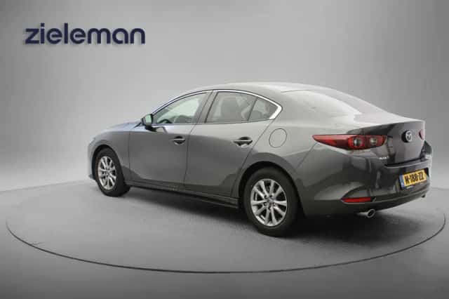 Mazda 3 (2022) thumbnail 2