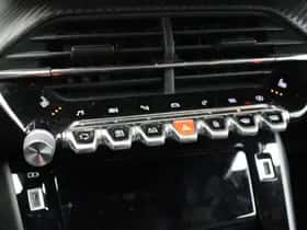 Peugeot e-2008 (2020) thumbnail 8