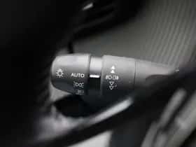 Peugeot e-2008 (2020) thumbnail 25