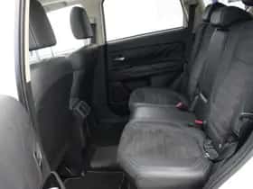 Mitsubishi Outlander (2021) thumbnail 12