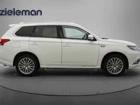 Mitsubishi Outlander (2021) thumbnail 18