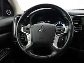 Mitsubishi Outlander (2021) thumbnail 23