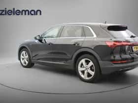 Audi e-tron (2022) thumbnail 3