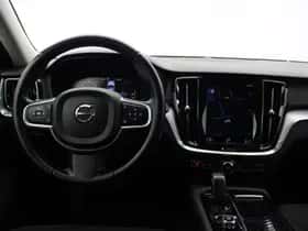 Volvo V60 (2021) thumbnail 3