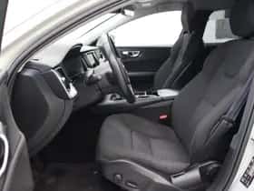 Volvo V60 (2021) thumbnail 6