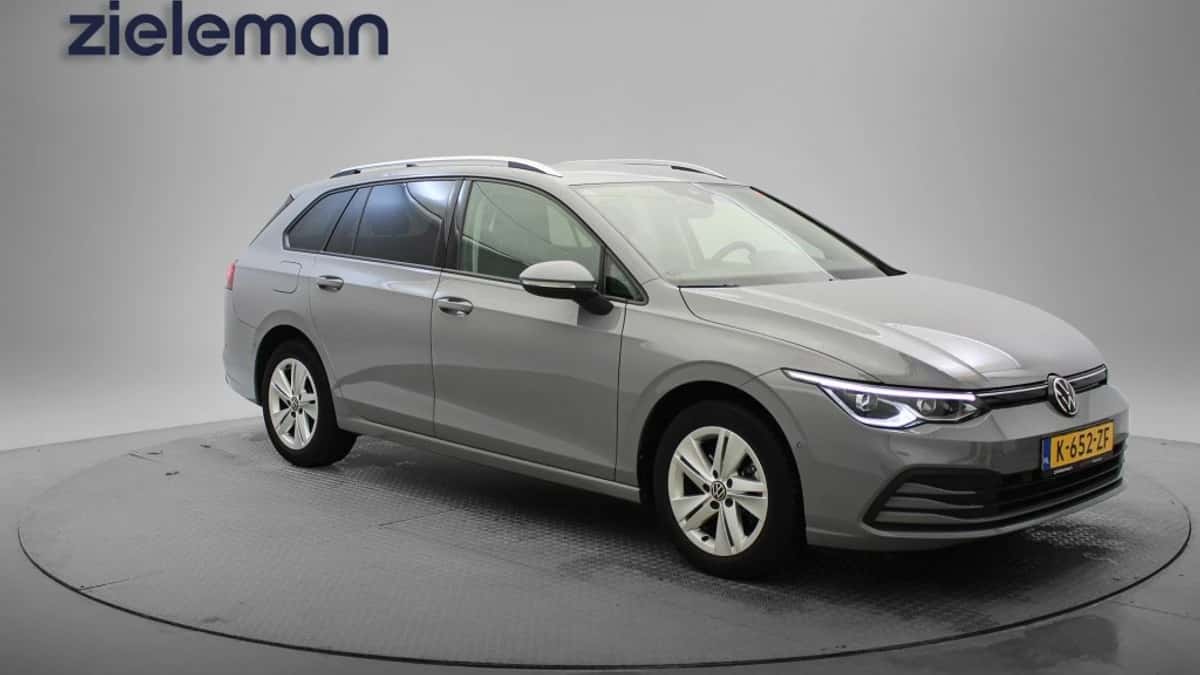 Volkswagen Golf (2021) — foto 1