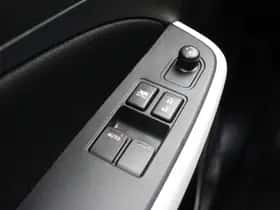 Suzuki Swift (2023) thumbnail 24