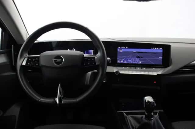 Opel Astra (2023) thumbnail 2