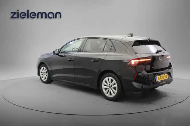 Opel Astra (2023) thumbnail 3
