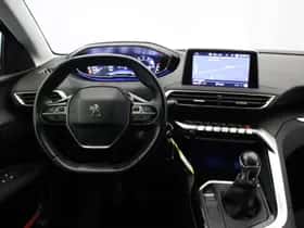 Peugeot 3008 (2019) thumbnail 3