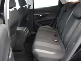 Peugeot 3008 (2019) thumbnail 7