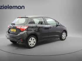 Toyota Yaris (2018) thumbnail 13