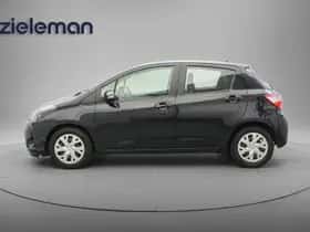Toyota Yaris (2018) thumbnail 15