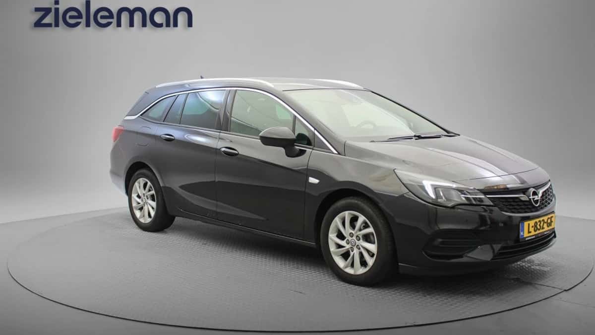 Opel Astra (2021) — foto 1