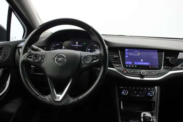 Opel Astra (2021) thumbnail 3