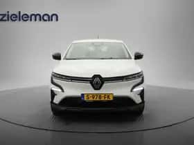Renault Mégane E-Tech (2022) thumbnail 12