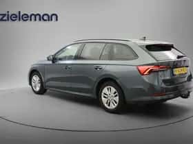 Škoda Octavia (2021) thumbnail 2