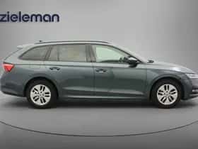 Škoda Octavia (2021) thumbnail 12