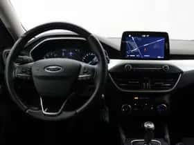 Ford Focus (2019) thumbnail 3