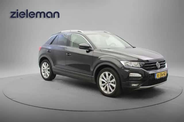Volkswagen T-Roc (2021) thumbnail 1